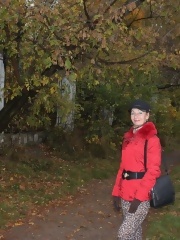 gallery_granny_and_mature_red jacket and yellow leaves_older_127741085