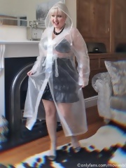 gallery_granny_and_mature_See-Through PVC and Raincoat_older_127740445